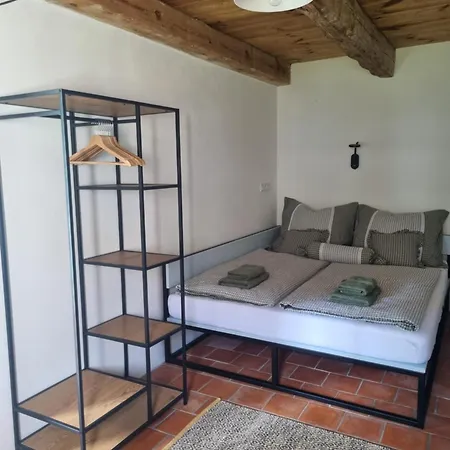 Vakantiehuis Statek U Benesu Ponědraž